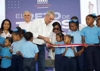 Desde Jimaní, el presidente Abinader convoca a toda la comunidad educativa a iniciar el lunes el año escolar