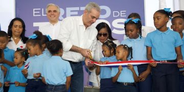 Desde Jimaní, el presidente Abinader convoca a toda la comunidad educativa a iniciar el lunes el año escolar