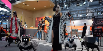 Desde perros robot hasta ayudantes, China muestra sus ambiciones en materia de robótica en una conferencia Desde perros robot hasta ayudantes, China muestra sus ambiciones en materia de robótica en una conferencia