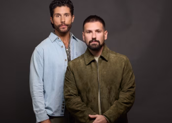 Después de perder a un amigo y escribir 'Say So', Dan + Shay regresan con la autobiográfica 'Young'