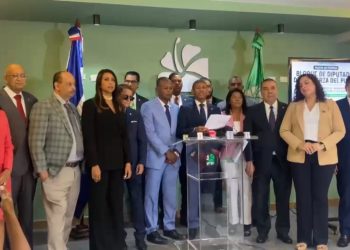 Diputados de la FP someten resolución para interpelar al ministro de Educación ante deterioro del sistema educativo a pocos días del inicio del año escolar 2026-2027