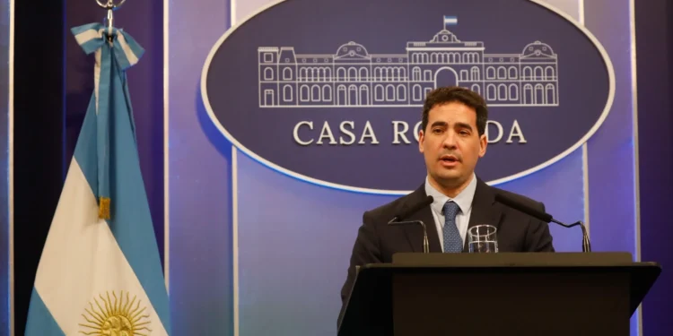 El Gobierno anunció la licitación de 270 km de obras de alta tensión sin usar fondos del Tesoro El Gobierno anunció la licitación de 270 km de obras de alta tensión sin usar fondos del Tesoro