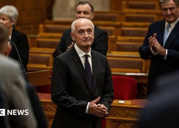 El ex juez András Baka elegido presidente húngaro