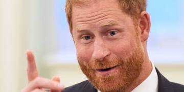 El príncipe Harry y otras seis personas conocerán el costo inicial del caso fallido del Daily Mail