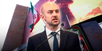 Francia expulsa a dos diplomáticos iraníes tras acusar a Teherán de atacar a sus representantes