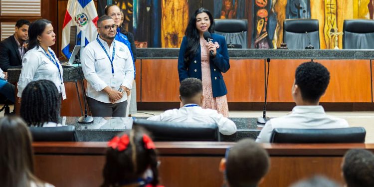 Hijos de los servidores del Ministerio Público participan en programa “Fiscal por un día” Hijos de los servidores del Ministerio Público participan en programa “Fiscal por un día”