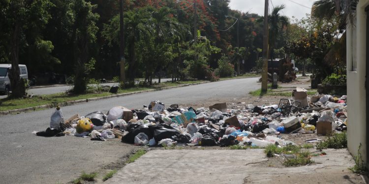 Santo Domingo Este ahogada en basura mientras el ayuntamiento calla Santo Domingo Este ahogada en basura