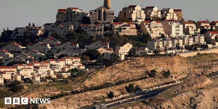 Israel opens up tenders for controversial West Bank settlement project