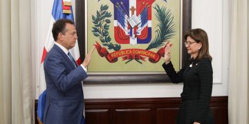 Ito Bisonó asume como ministro de Relaciones Exteriores con una trayectoria de gestión pública y amplios vínculos internacionales