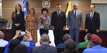 JCE reconoce a la cedulada número 3 millones y anuncia se elimina restricción del mes de cumpleaños para renovar cédula
