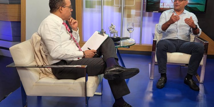 Jeffry Infante: “PRM es un gobierno improvisador; está en 29%; La gente quiere ya a la FP; Alcaldía está en deuda con Santiago”