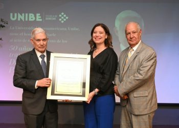 Juan Francisco Puello Herrera celebra 50 años de trayectoria docente en UNIBE