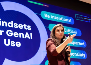 Las escuelas están comenzando a enseñar conocimientos sobre inteligencia artificial. Para muchos, eso significa ayudar a los niños a ver los defectos de los chatbots.