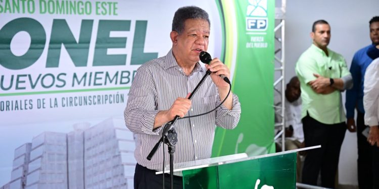 Leonel Fernández denuncia “tormenta perfecta”