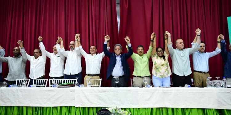 Leonel encabeza asambleas FP en La Vega y Bonao