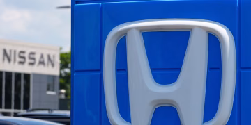 Los fabricantes de automóviles japoneses Nissan y Honda acuerdan trabajar juntos en software para automóviles