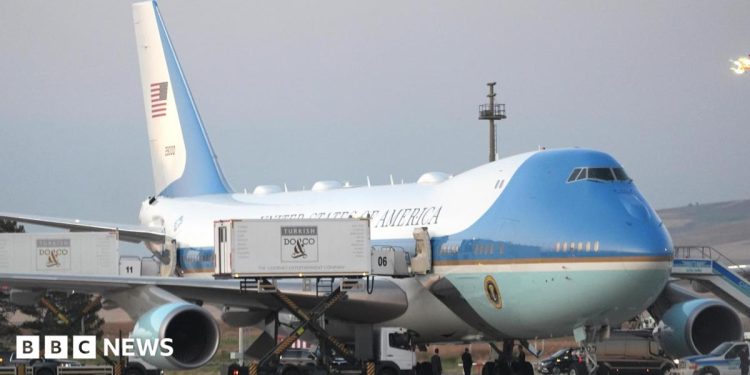 Members of Trump's cabinet remained on decoy plane, after Trump's quiet exit