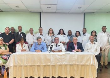 Movimientos Médicos denuncian crisis del sector salud y llaman a rechazar complicidad entre autoridades del CMD y el Gobierno