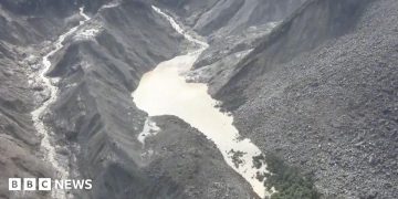 Nepal-Tibet floods: 'High risk' of lake breaching and causing second flood, warns China