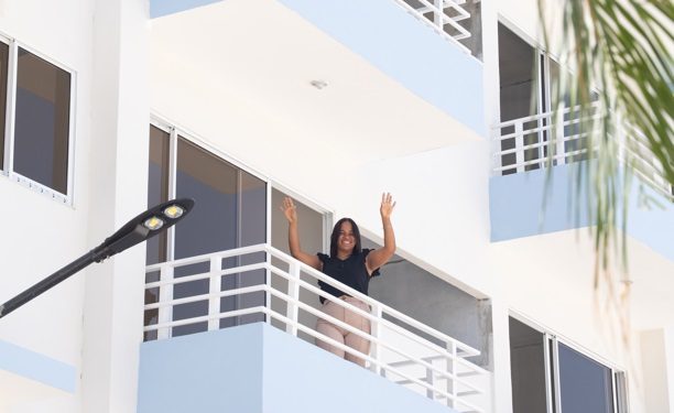 Raquel Peña y ministro Jean Luis Rodríguez entregan 128 nuevos apartamentos en Neyba Raquel Peña y ministro Jean Luis Rodríguez entregan 128 nuevos apartamentos en Neyba