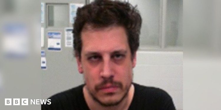 Right-wing commentator Milo Yiannopoulos deported from US to UK Right-wing commentator Milo Yiannopoulos deported from US to UK