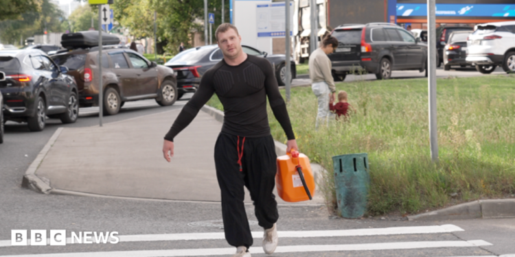 Rosenberg: Shortage of petrol but not patriotism as Russians feel growing impact of war