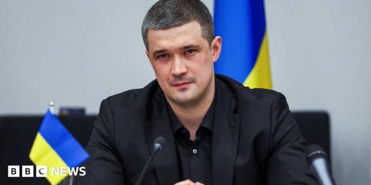 Sacked Ukrainian defence minister calls for presidential election Sacked Ukrainian defence minister calls for presidential election
