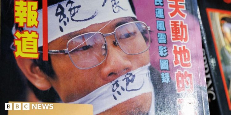 These Hong Kong bookshops let Chinese readers question their country - now the doors are closing