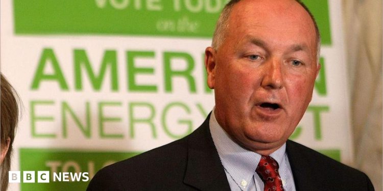 Thousands of Canadians call for US ambassador's expulsion