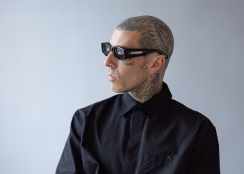 Travis Barker de Blink-182 casi muere. Un nuevo documental celebra su vida antes y después