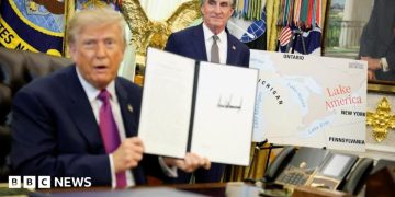 Trump signs order to rename Lake Ontario to Lake America