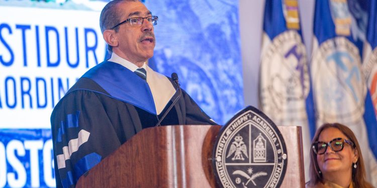 UASD inviste 1,058 profesionales de postgrado, afianzando...