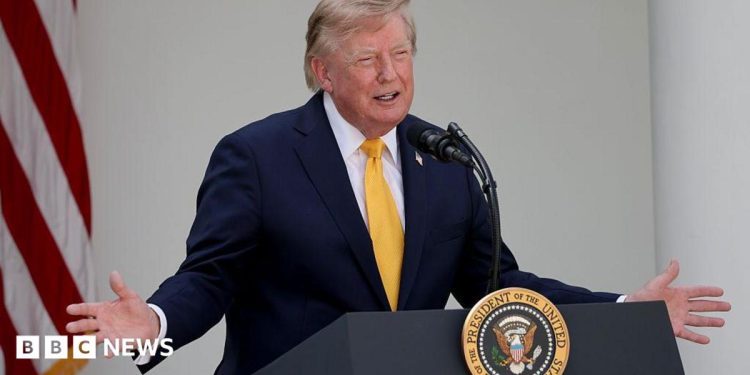 US-Canada trade war heats up as Trump threatens to hike auto tariffs