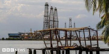 US and Venezuela reach 'historic' oil deal, Trump says