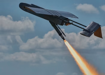 Un almacén arde cerca de Moscú. En Ucrania, los equipos de drones se preparan para atacar nuevamente