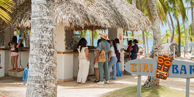 Viva Resorts impulsa el turismo interno en República Dominicana con jornada exclusiva en Bayahibe