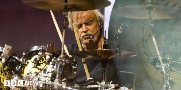 ZZ Top drummer Frank Beard dies aged 77 ZZ Top drummer Frank Beard dies aged 77