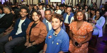 Abinader presenta programa “RD Inteligente” para capacitar a un millón de dominicanos en inteligencia artificial de manera gratuita