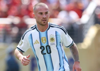 Alexis Mac Allister se refirió al retiro de Lionel Messi y pidió por la continuidad de Lionel Scaloni en la Selección