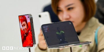 Apple foldable iPhone: New boss starts with gamble on £1,999 device Apple foldable iPhone: New boss starts with gamble on £1,999 device