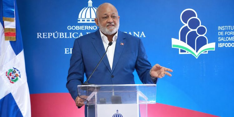 Aseguran auditoría de la Cámara de Cuentas no encontró irregularidades en la gestión de Roberto Fulcar al frente del MINERD