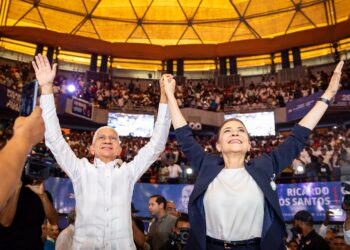 Bajo la visión, orden y firmeza, Carolina anuncia a Ricardo de los Santos como su jefe de campaña