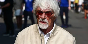 Bernie Ecclestone, exjefe de la Fórmula 1, fue detenido en Portugal por llevar una escopeta sin autorización en un vuelo