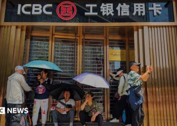China to pump $54bn into state banks and insurers to boost economy