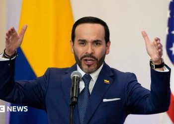 Colombia's new president loosens gun control rules