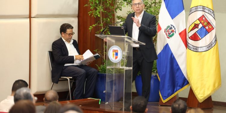 Comisionado Presenta Informe Detallado de la Reforma Policial Comisionado Presenta Informe Detallado de la Reforma Policial