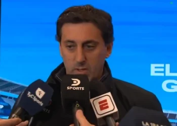 Diego Milito hizo una profunda autocrítica por la situación de Racing: "Haberle renovado a Costas fue un error"