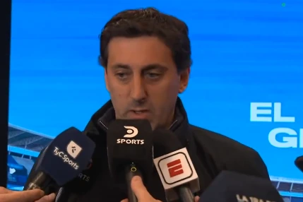 Diego Milito hizo una profunda autocrítica por la situación de Racing: "Haberle renovado a Costas fue un error" Diego Milito hizo una profunda autocrítica por la situación de Racing: "Haberle renovado a Costas fue un error"