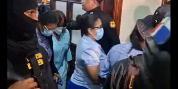 Diez de los 23 médicos imputados en el caso Senasa 2.0 admiten los hechos; dicen están avergonzados Diez de los 23 médicos imputados en el caso Senasa 2.0 admiten los hechos; dicen están avergonzados