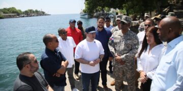 Director Autoridad Portuaria supervisa el Puerto de La Romana y anuncia inicio de su remodelación para reforzar la seguridad nacional Director Autoridad Portuaria supervisa el Puerto de La Romana y anuncia inicio de su remodelación para reforzar la seguridad nacional